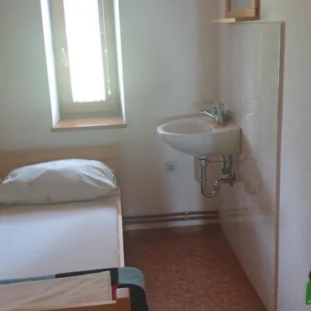 Crnuski Dom Na Mali Planini * Krivcevo