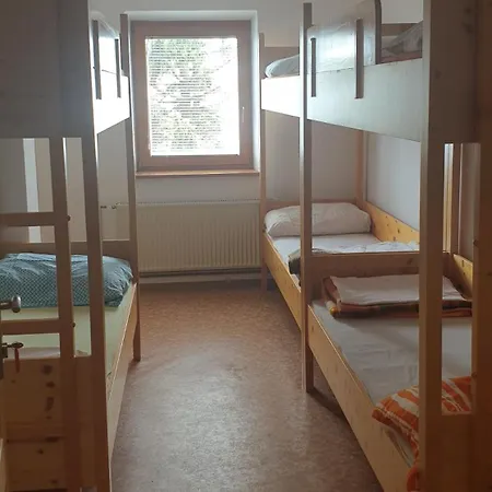 Crnuski Dom Na Mali Planini *