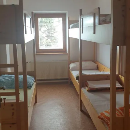 Crnuski Dom Na Mali Planini *