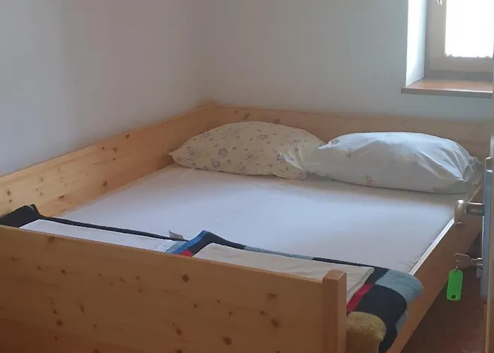 Crnuski Dom Na Mali Planini