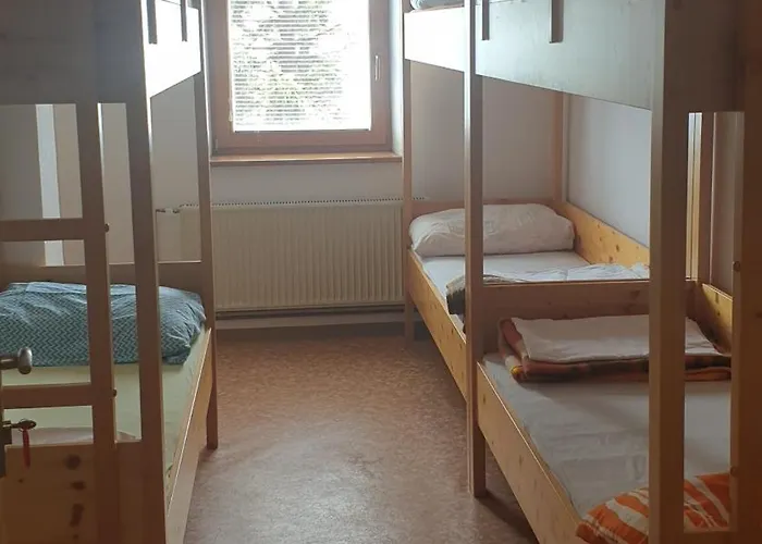 Crnuski Dom Na Mali Planini *