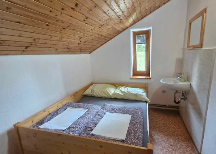 Affittacamere Crnuski Dom Na Mali Planini