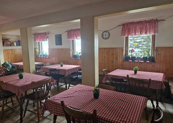 Crnuski Dom Na Mali Planini Krivcevo