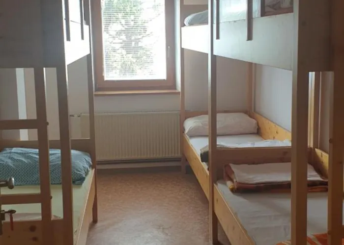 Crnuski Dom Na Mali Planini *